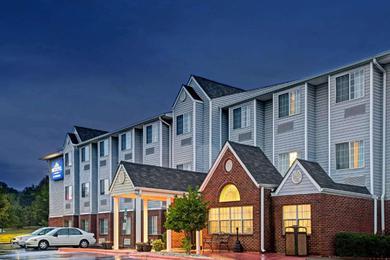 Отель Microtel Inn & Suites by Wyndham Statesville