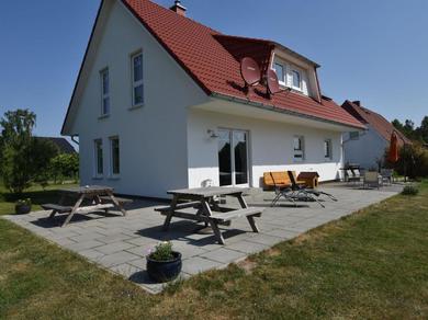 Дом отдыха Spacious Holiday Home in Hornstorf with Trampoline