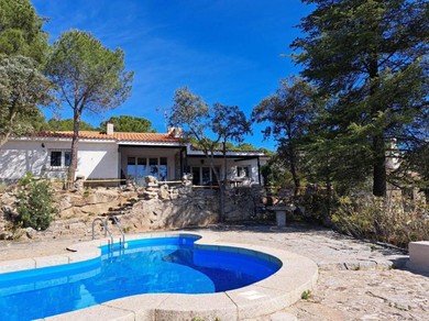 Hotel Chalet con piscina en Torrelodones