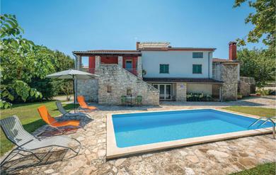 Holiday home Awesome home in Rovinj with 5 Bedrooms, WiFi and Outdoor swimming pool