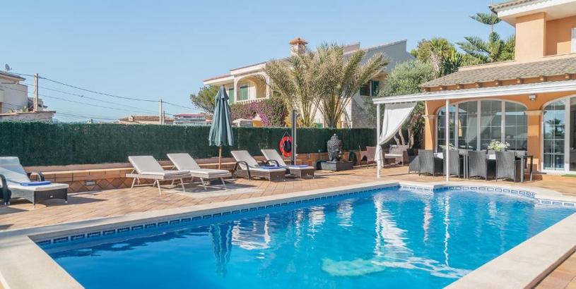 Holiday home Villa Bruno, aire acondicionado, piscina, barbacoa, wifi, parking, a 400 m de la playa