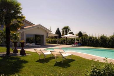 Detached Villa with pool in Veneto