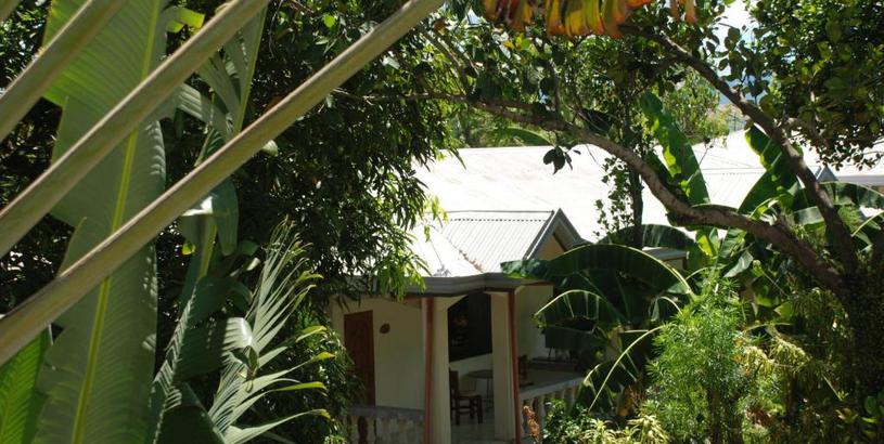 Inn Lapu-Lapu Cottages & Restaurant
