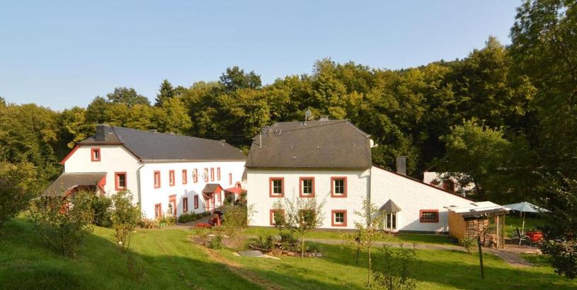 Дом отдыха Nostalgic cottage in Heidweiler with Private Garden