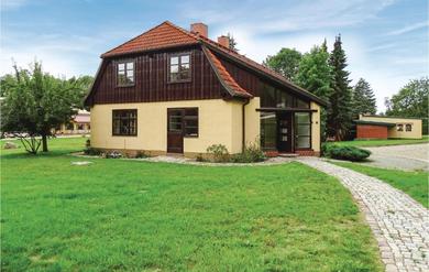 Дом отдыха Awesome home in Kuhlen Wendorf with 4 Bedrooms, Sauna and WiFi