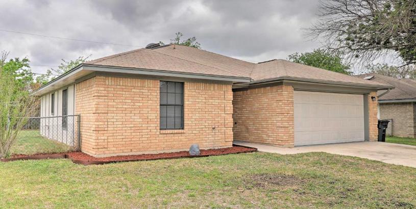  Updated Killeen Home with Spacious Yard and Patio