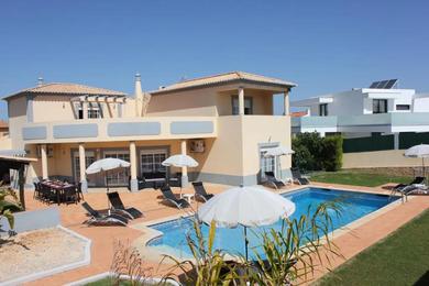 Вилла Superbe villa avec piscine dans quartier résidentiel calme proche des plages