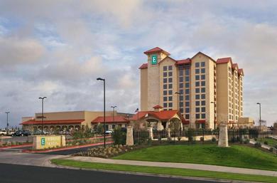 Отель Embassy Suites by Hilton San Marcos Hotel Conference Center