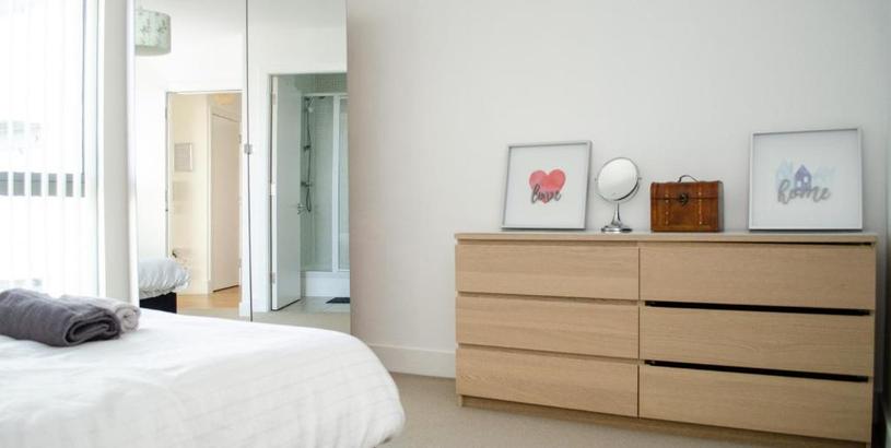  Serviced Apartment In Liverpool City Centre - Free Parking - Balcony - by Happy Days