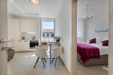 Central Boutique Apartments with balconies, in walking distance to the sea