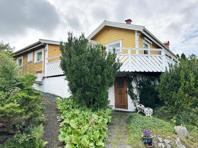 Holiday home Cottage with sea view near Marstrand
