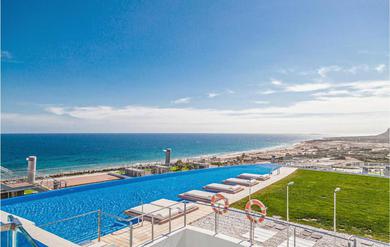Апартаменты Beautiful Apartment In Los Arenales Del Sol With 3 Bedrooms, Jacuzzi And Wifi
