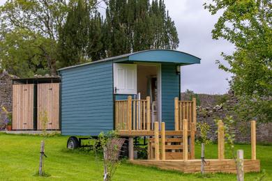 Campsite Romantic Sheperd's Hut on Mount Briscoe Organic Farm