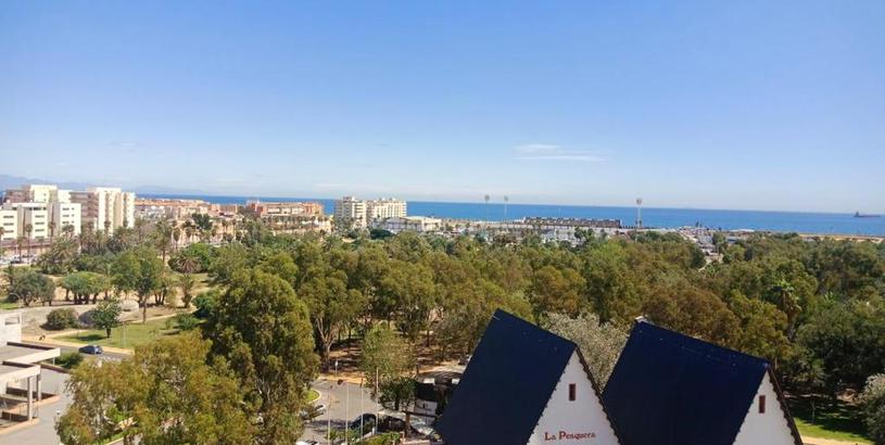 Apartments Apartment with 3 bedrooms in La Linea de la Concepcion with wonderful sea view furnished balcony and WiFi 500 m from the beach