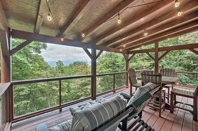 Holiday home Yellow Mountain Cabin with Deck Near Hiking!
