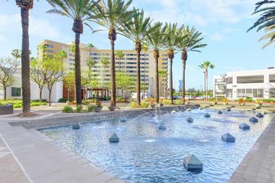 Отель Embassy Suites by Hilton Anaheim-Orange