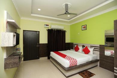 Hotel OYO 24317 Aditya Guest House 3