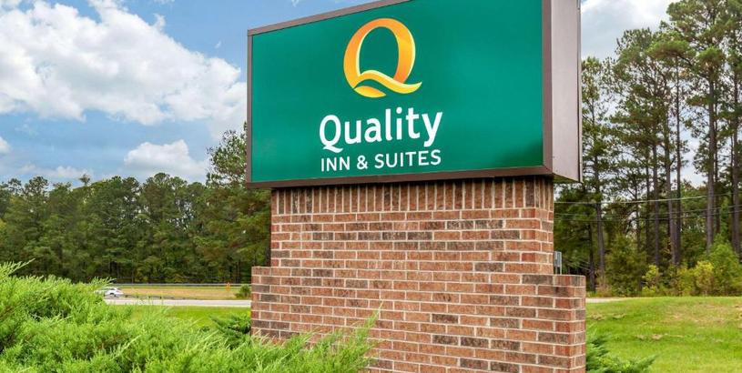 Отель Quality Inn & Suites Apex-Holly Springs