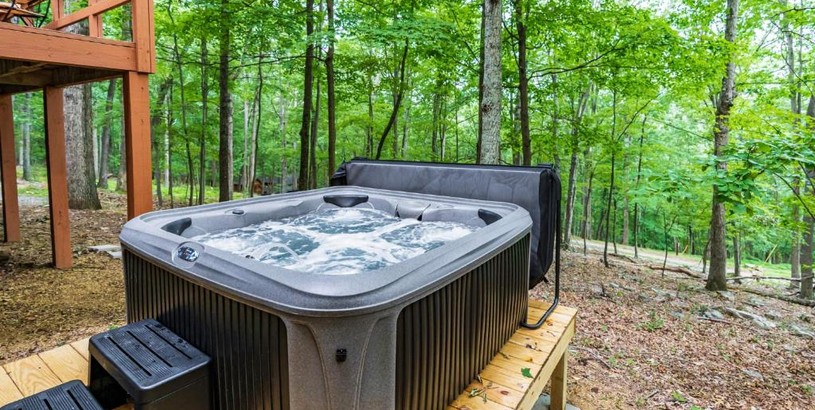Holiday home Hot Tub, Fire Pit, Screened Porch at Secluded Cabin