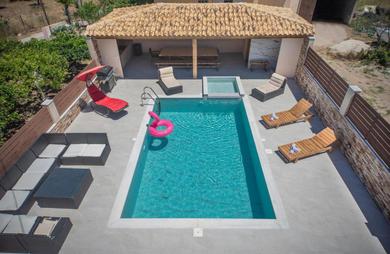 Вилла M & S Villa - 3 bedroom villa with heated pool