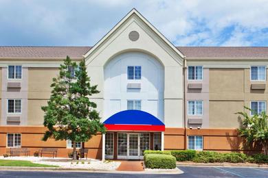 Отель Sonesta Simply Suites Cleveland North Olmsted Airport