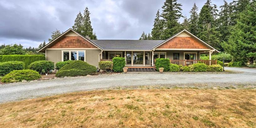 Holiday home Peaceful Ranch-Style Camano Home on 5 Acres!