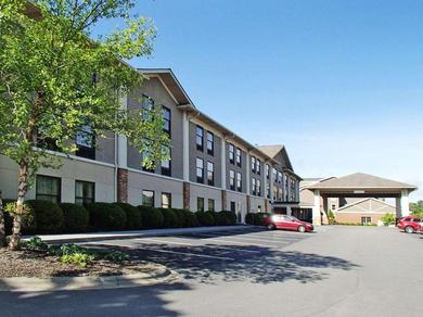 Отель Quality Inn & Suites Boone - University Area