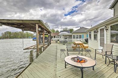 Дом отдыха Waterfront Indian Lake House Deck and Private Dock!