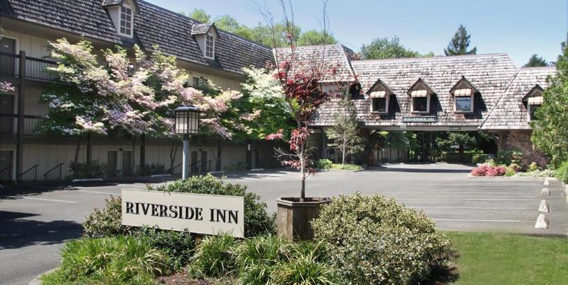Отель Riverside Inn