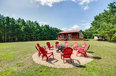 Hotel Cozy Summit Cabin with Hiking Trails and Fishing Pond!