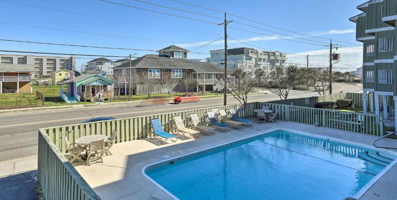 Apartments Quaint and Cozy Carolina Beach Condo Near Boardwalk!