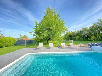 Hotel Superb Norman property with swimming pool in the bay of Mont St Michel
