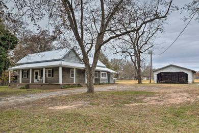 Holiday home Traditional Southern House with Front Porch!
