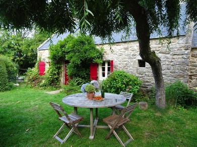 Дом отдыха Quaint Breton holiday home in an idyllic location near the coast, Beuzec-Cap Sizun