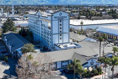 Отель Delta Hotels by Marriott Santa Clara Silicon Valley