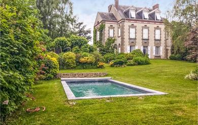 Beautiful Home In Arnac-pompadour With Outdoor Swimming Pool, Wifi And 6 Bedrooms