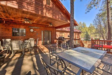 Дом отдыха Pinetop Cabin with Deck about 7 Mi to Show Low Lake
