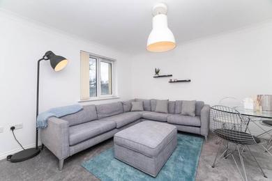 Dwell Living - New 5 Bed, Sleep 12, Parking, Close to City Centre