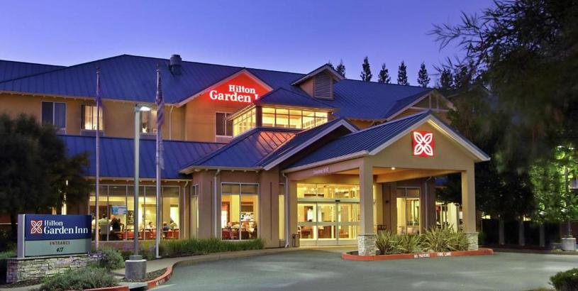 Отель Hilton Garden Inn Sonoma County Airport