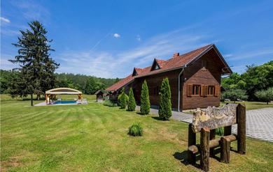 Holiday home Amazing home in Cacinci with Outdoor swimming pool and 3 Bedrooms