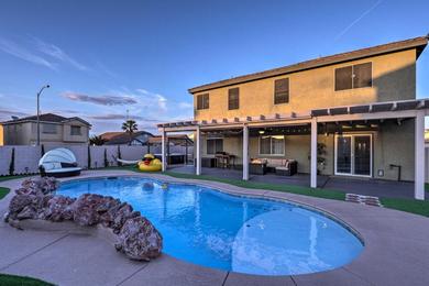 Holiday home Luxurious Vegas Digs Hot Tub, BBQ, Cabana and More!