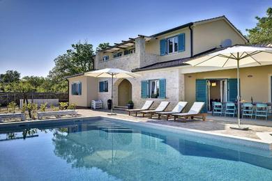 Holiday home Sonnige Villa mit privatem Pool, Sauna, Whirlpool, WLAN, Klima und ein Kinderspielplatz