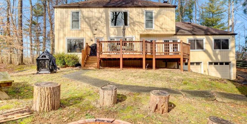 Holiday home Louisville Area Home Deck, Fire Pit, Creek!