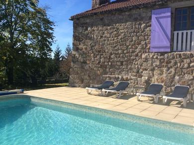 Hotel Charming Farmhouse in Cros de G orand with Swimming Pool