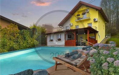 Holiday home Awesome Home In Paruzevina With Wifi, Outdoor Swimming Pool And Heated Swimming Pool