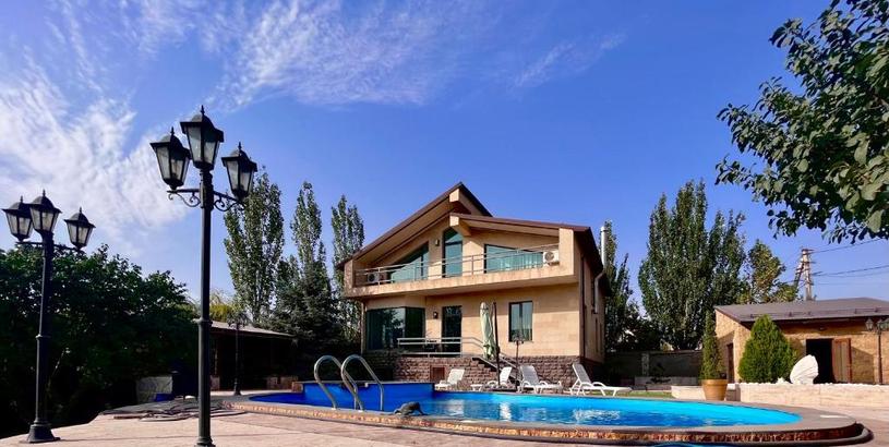 Villa Stunning Villa Private Pool near Yerevan centre