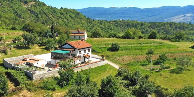 Apartments Apartment Mirella for 6 Persons located in central Istria