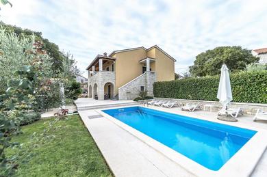Villa Villa Ladonja with Private Pool and Sauna
