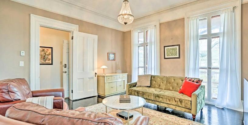 Apartments Centrally Located Apt in Victorian Mansion!