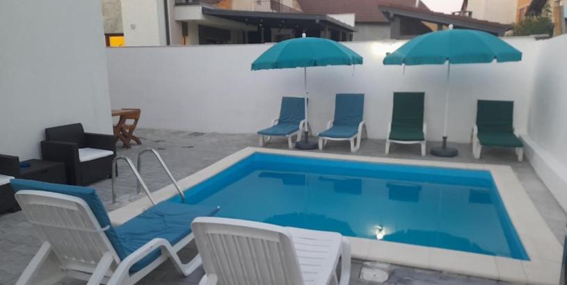 Апартаменты Vila Hanea & SPA piscina exterioara incalzita ,sauna, jacuzzi privat in fiecare apartament